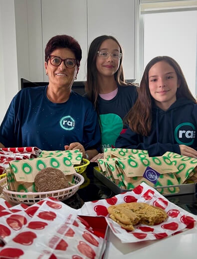 Family Bake Sale rab
