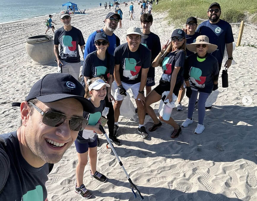 RAB2B team cleaning the beach